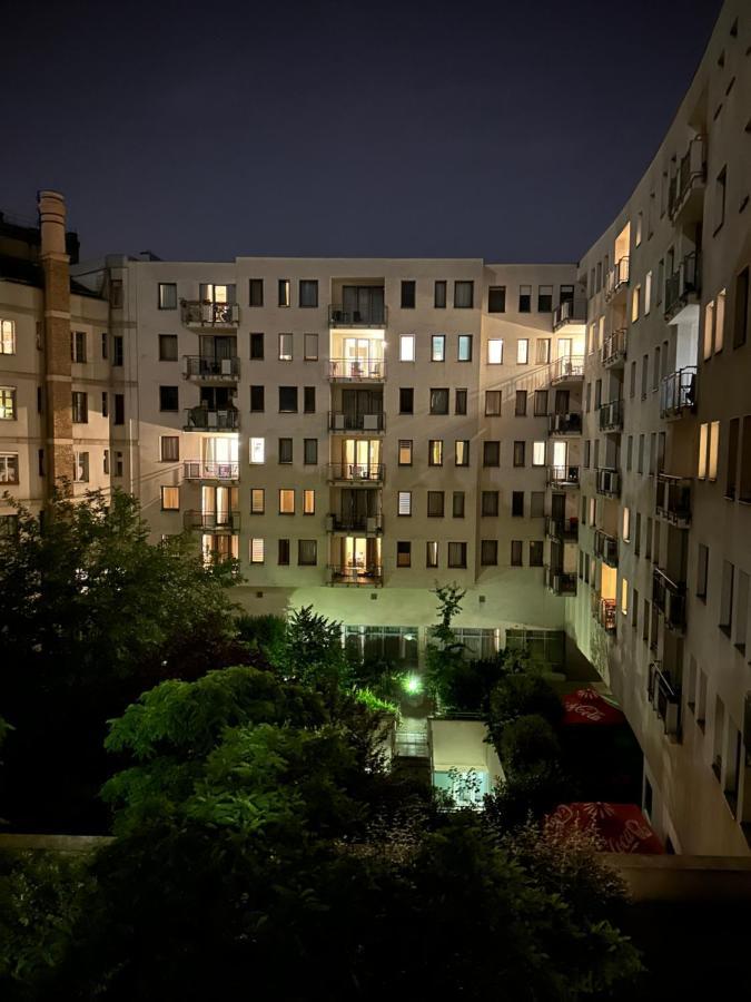 Central Apartment With Balcony Budapešť Exteriér fotografie
