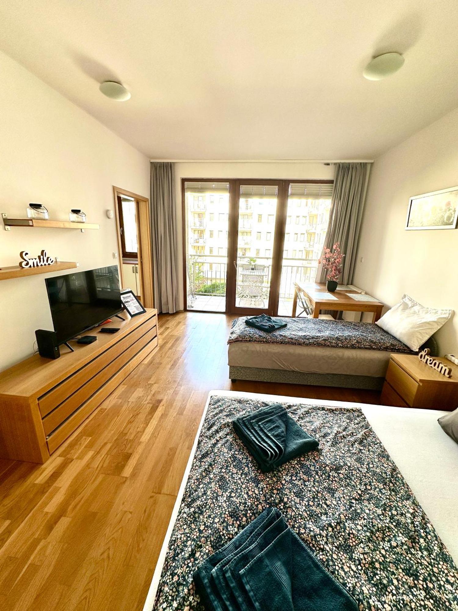 Central Apartment With Balcony Budapešť Exteriér fotografie